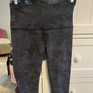 Work once Lululemon Wunder Under Camo leggings
